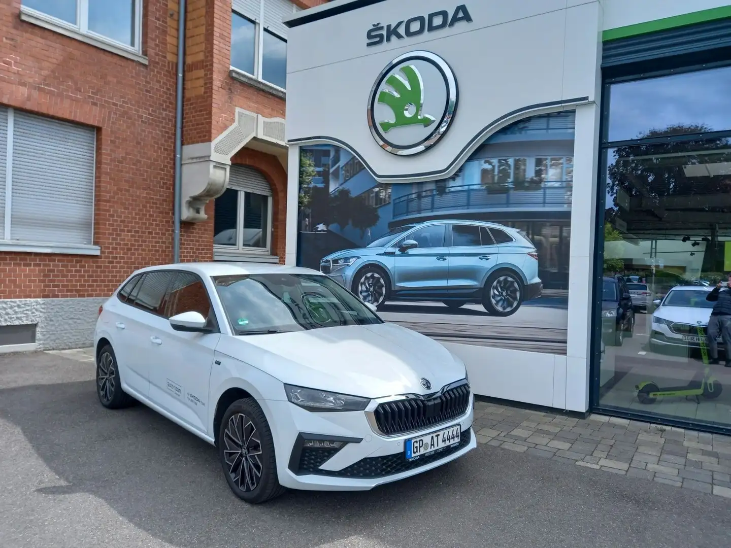 Skoda Scala Tour 1.0 TSI DSG NAVI, ACC,  KAMERA, Bílá - 1