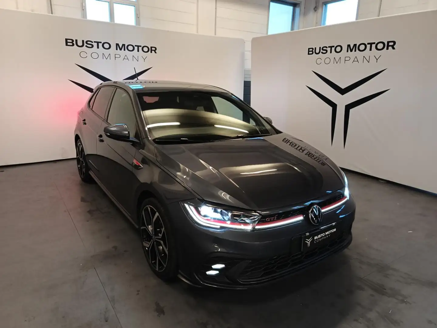 Volkswagen Polo 2.0 TSI DSG GTI siva - 1