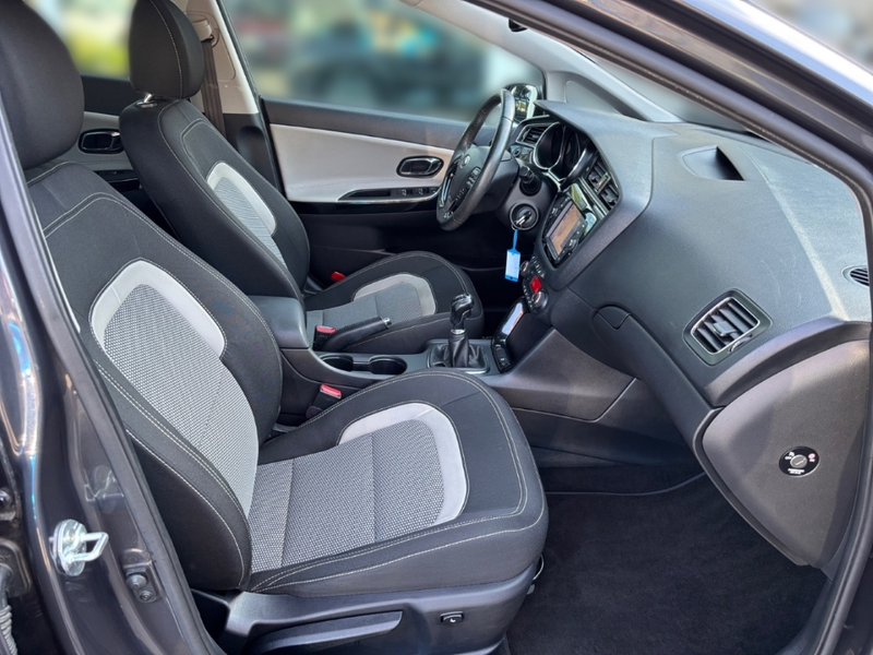 Kia Ceed / cee'd UEFA Euro 2016 — photo 15