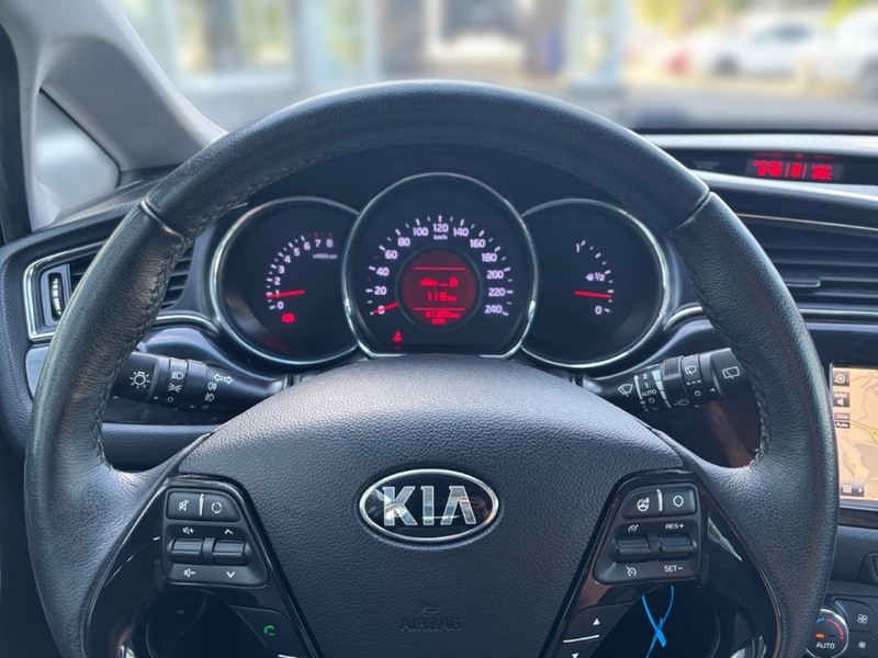 Kia Ceed / cee'd UEFA Euro 2016 — photo 9