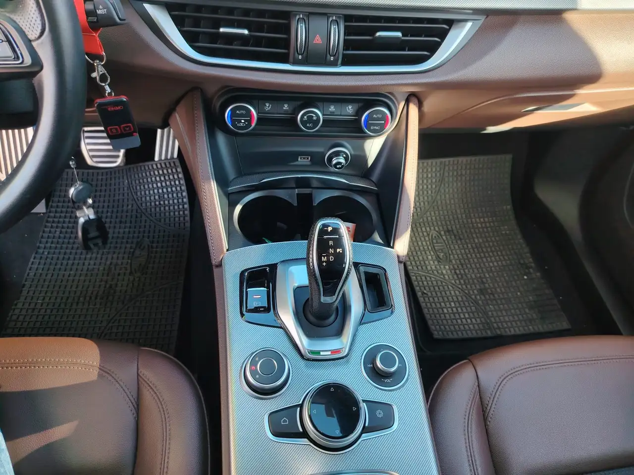 Alfa Romeo Stelvio 2021 — фото 10