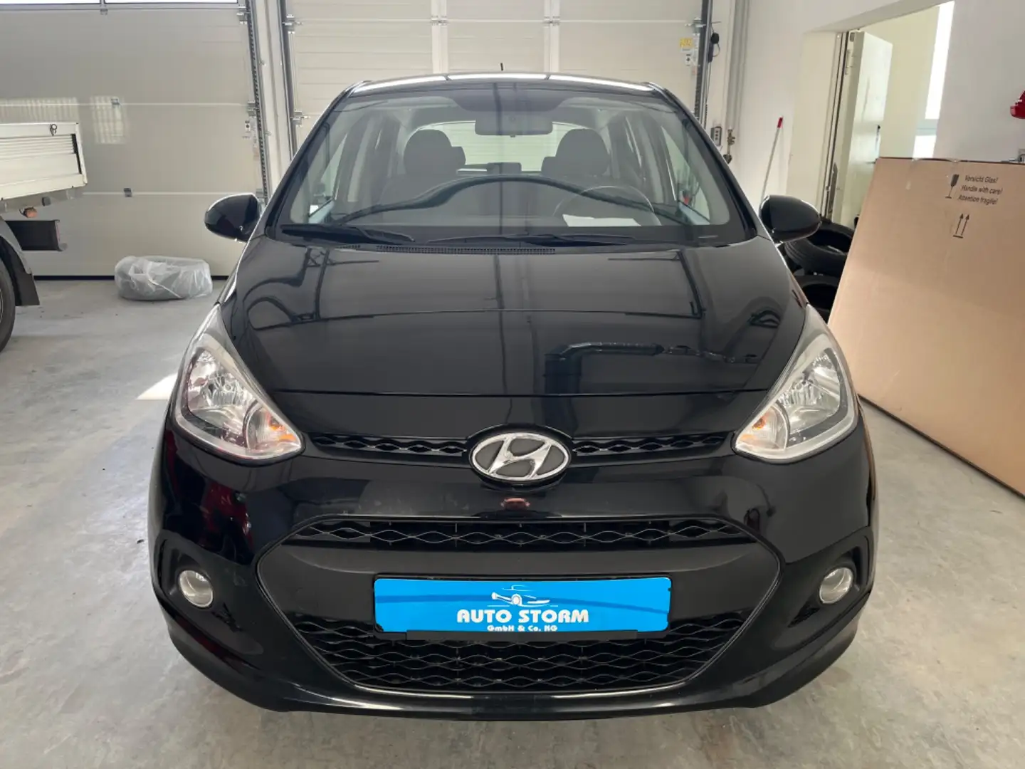 Hyundai i10 1.0 Trend *Tempomat *Keyless* Schwarz - 2
