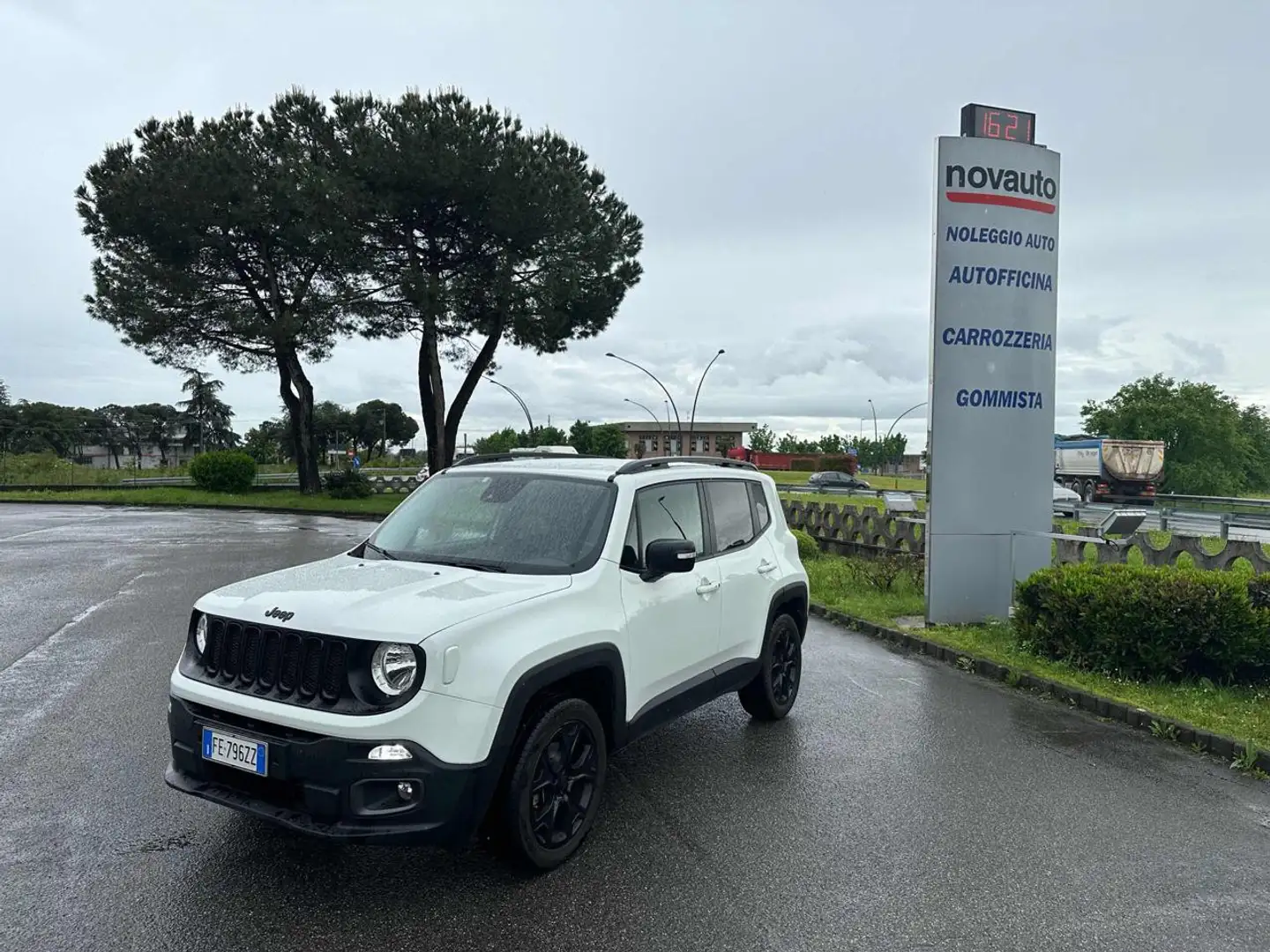 Jeep Renegade 2.0 Mjt 140CV 4WD Active Drive Limited Wit - 1