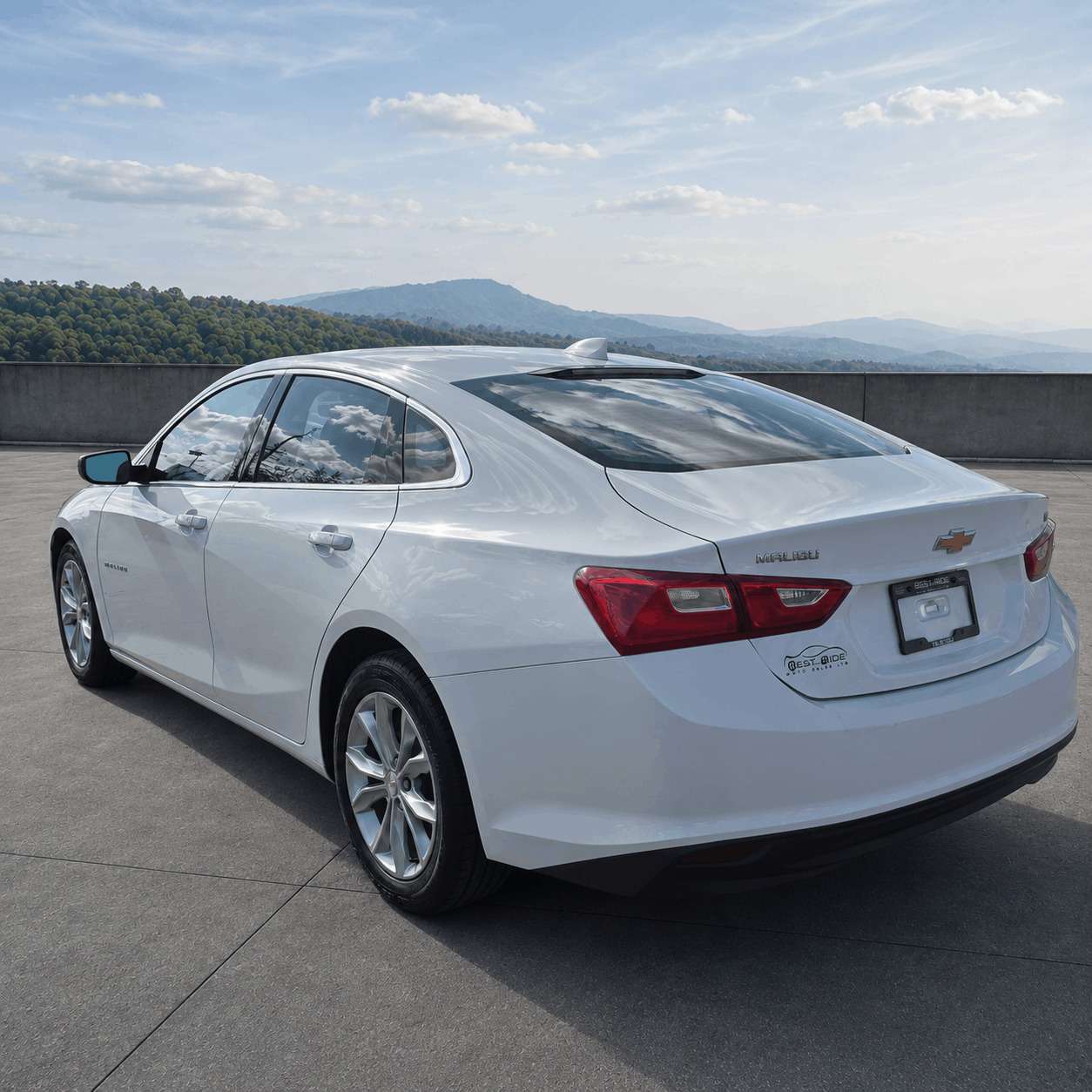 2023 Chevrolet Malibu 4dr Sdn 1LT (Certified Rebuilt Title) — снимка 1