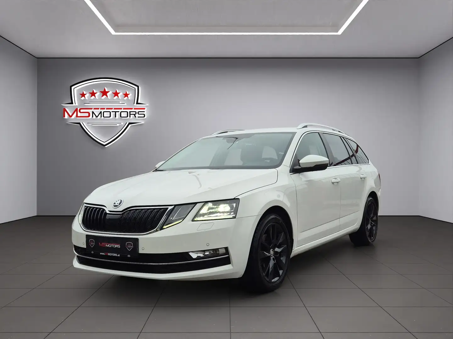 Skoda Octavia Combi 2,0 TDI DSG*ACC*RFK*1.BESITZ*KREDIT*GARANTIE Weiß - 1