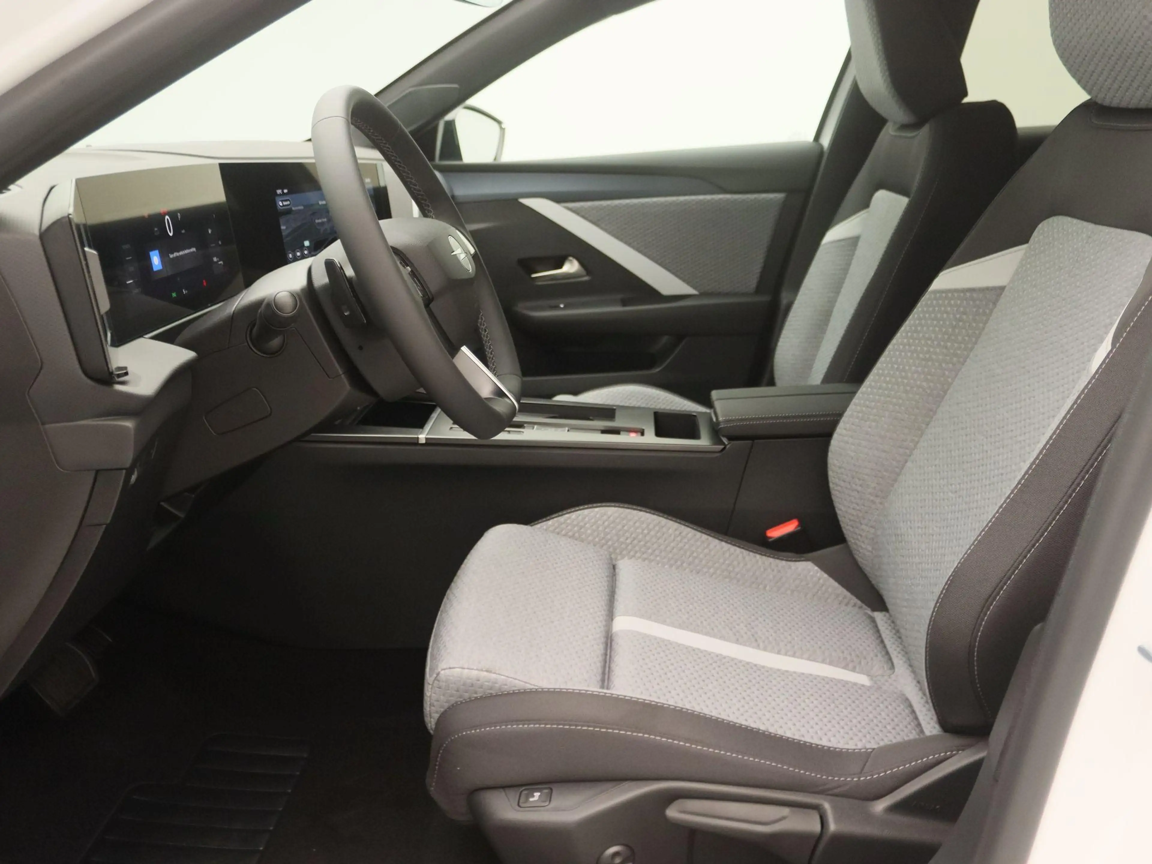 Opel Astra Sports Tourer 1.2 Turbo Hybrid Business Edition | — photo 12