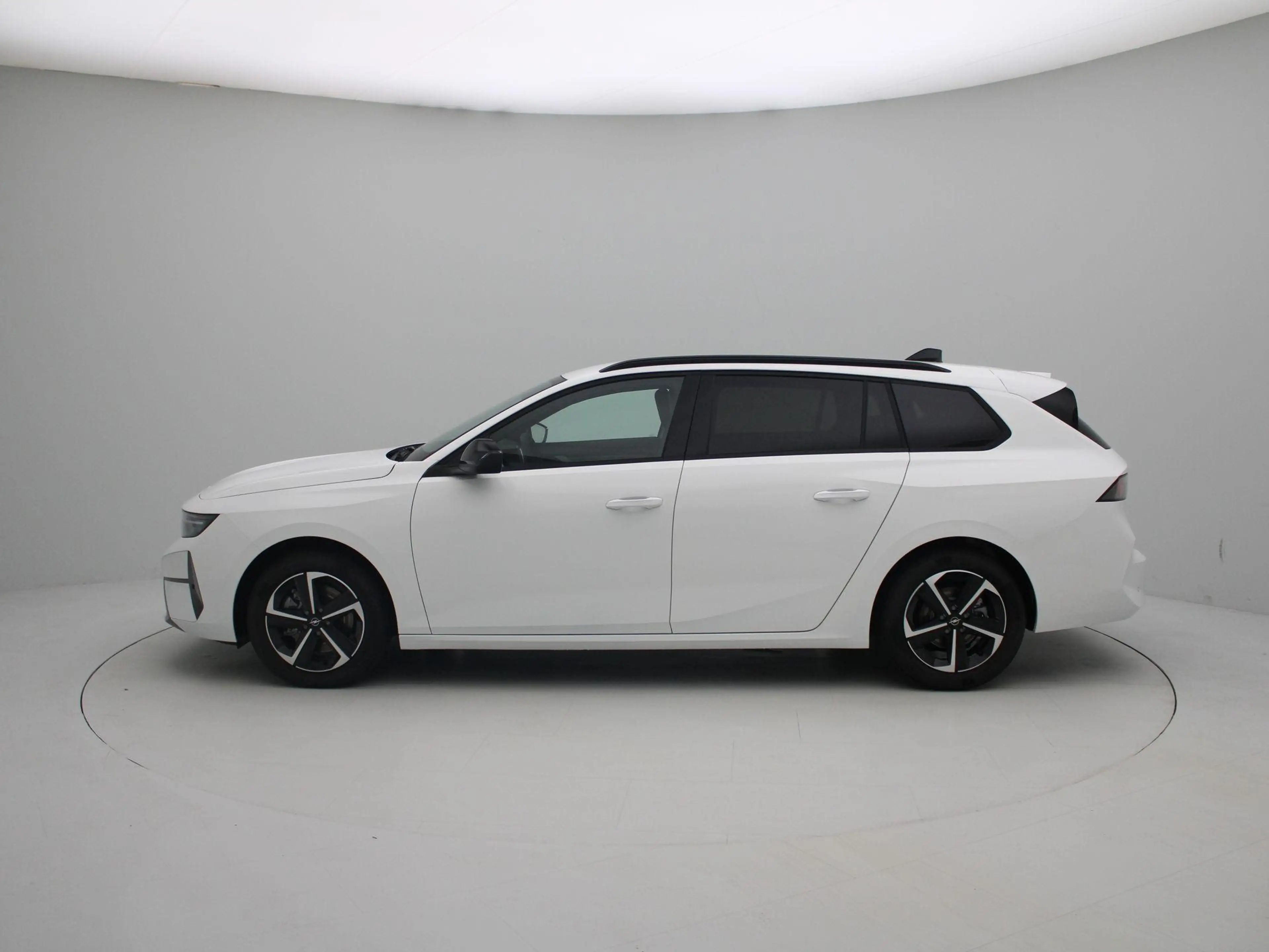 Opel Astra Sports Tourer 1.2 Turbo Hybrid Business Edition | — photo 4