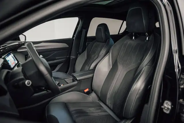 Peugeot 308 view 11