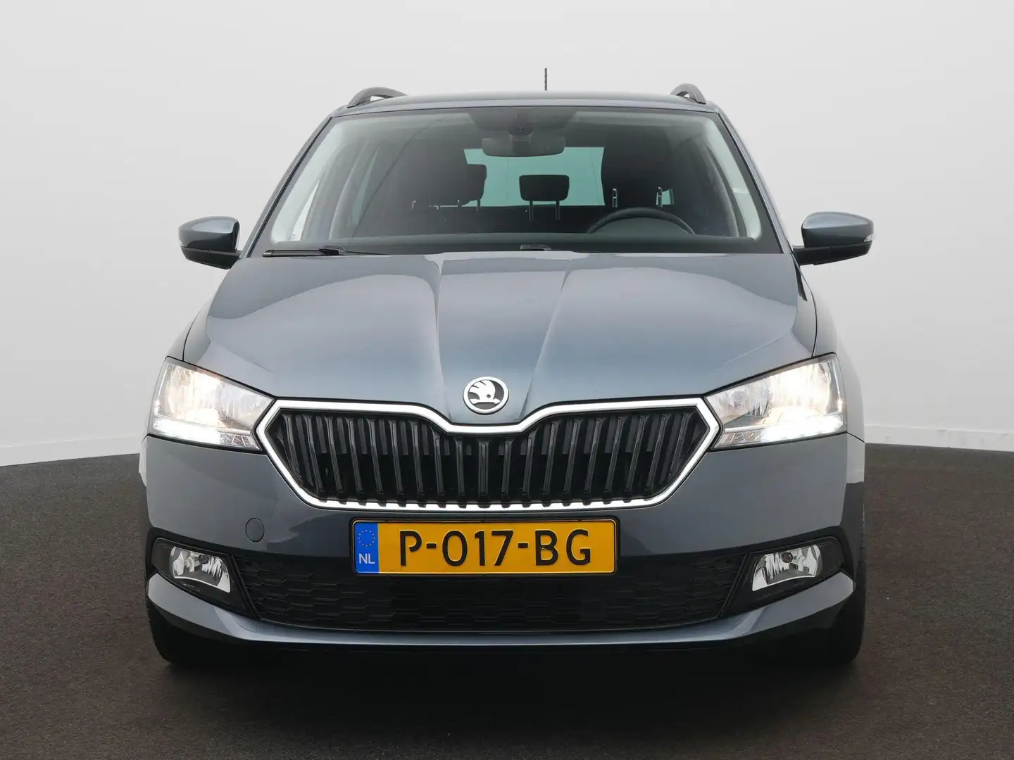 Skoda Fabia Combi 1.0 TSI Business Edition / Navi / Sensoren A Gris - 2