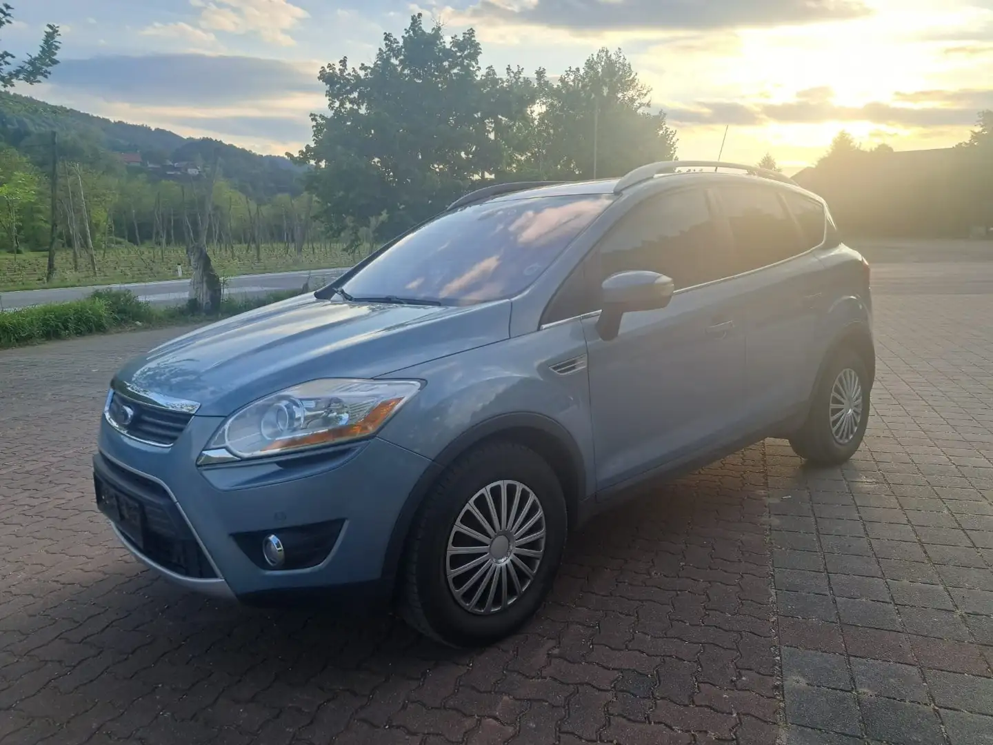 Ford Kuga Kuga 2,0 Titanium 4x4 TDCI DPF Titanium Blau - 1