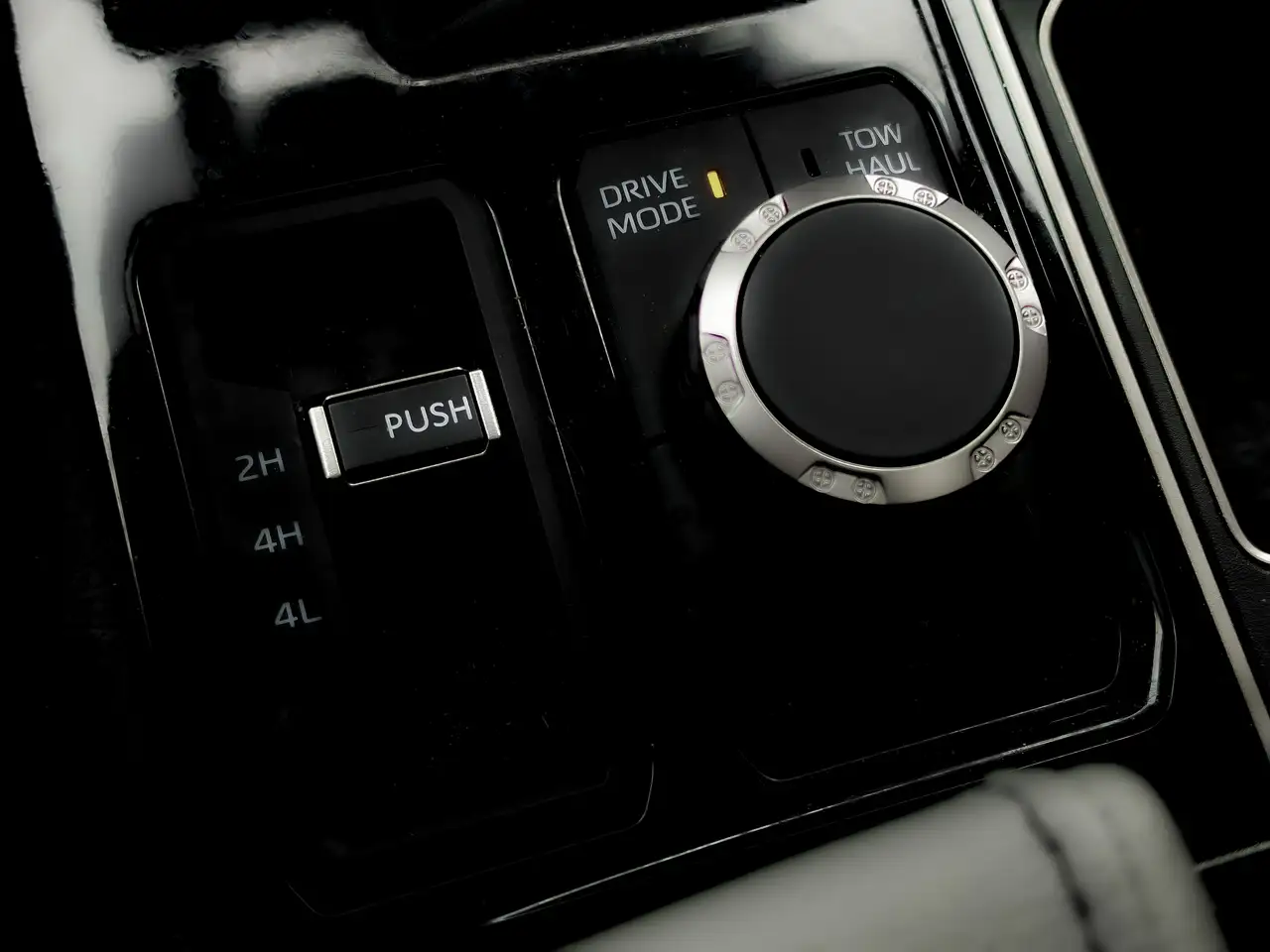 Toyota Sequoia снимка Toyota Sequoia