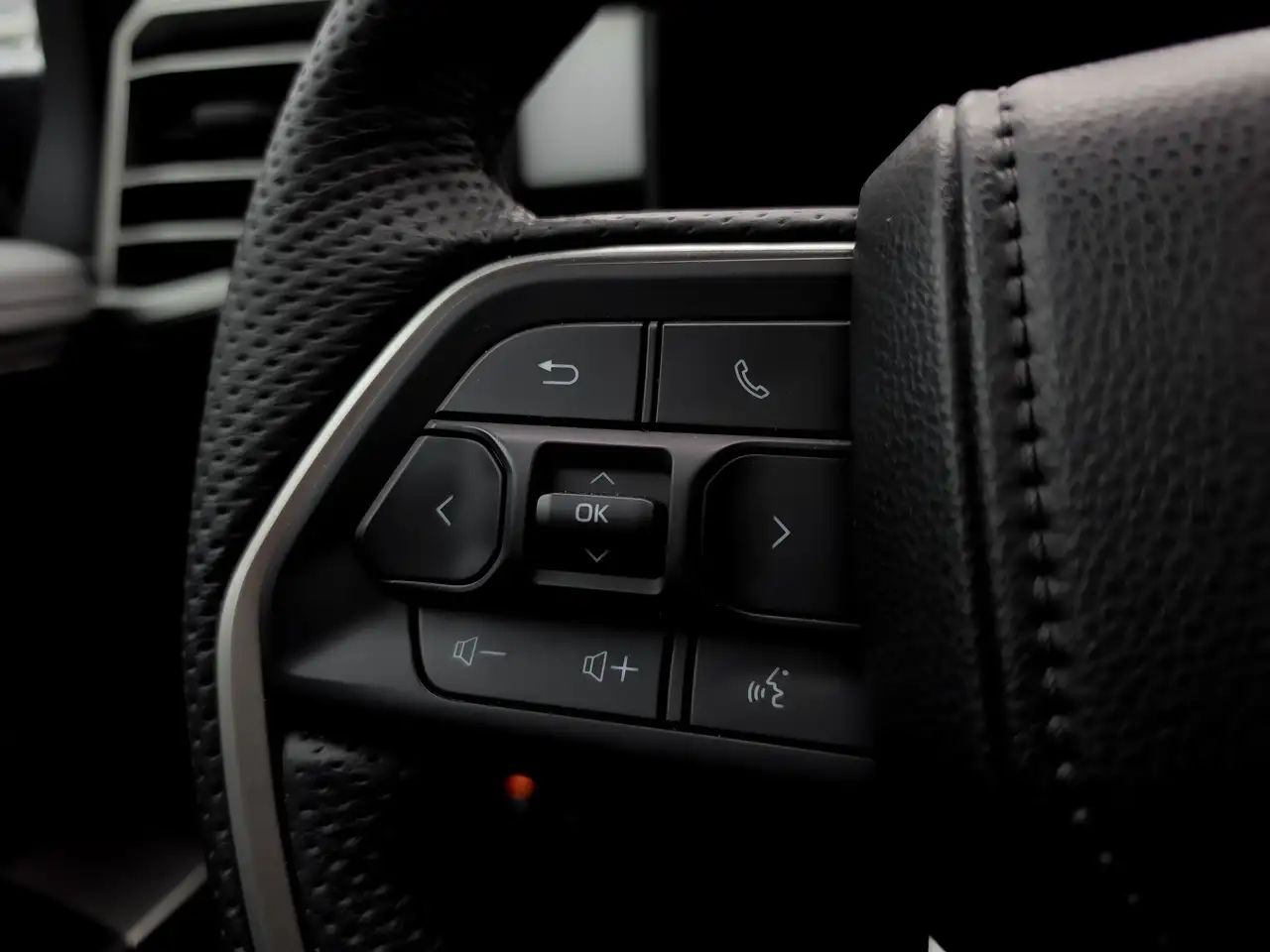 Toyota Sequoia снимка Toyota Sequoia