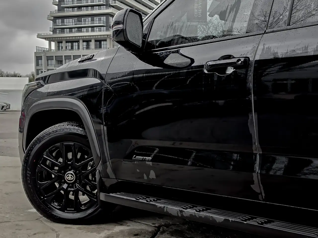 Toyota Sequoia снимка Toyota Sequoia