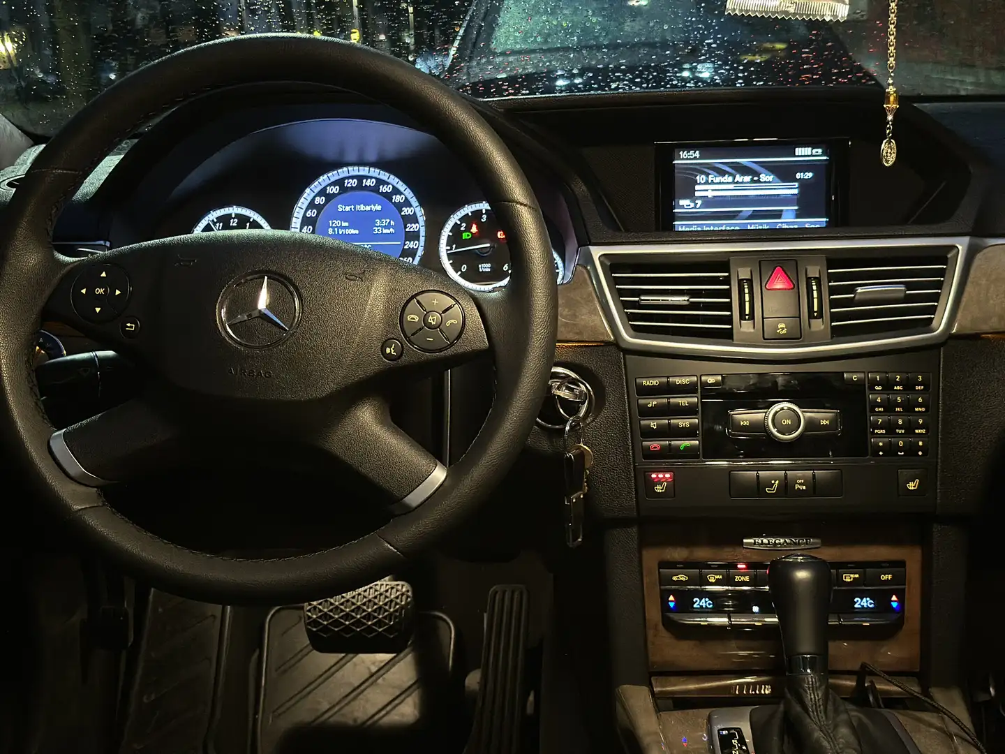 Mercedes-Benz E 220 CDI DPF BlueEFFICIENCY Automatik Avantgarde - 1