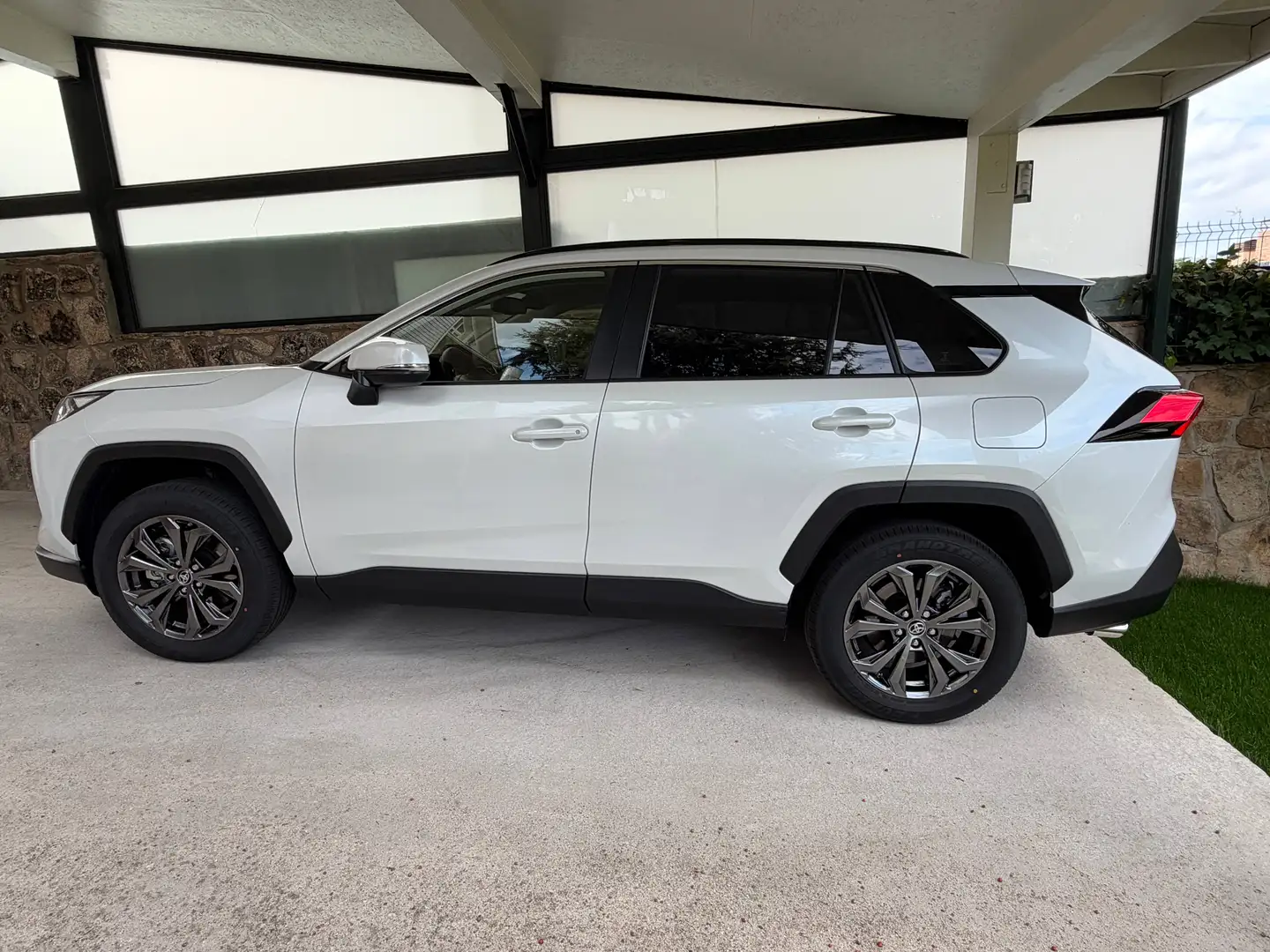 Toyota RAV4 RAV-4 2.5 hybrid 4WD Adventure Plus Adventure Plus Blanco - 1