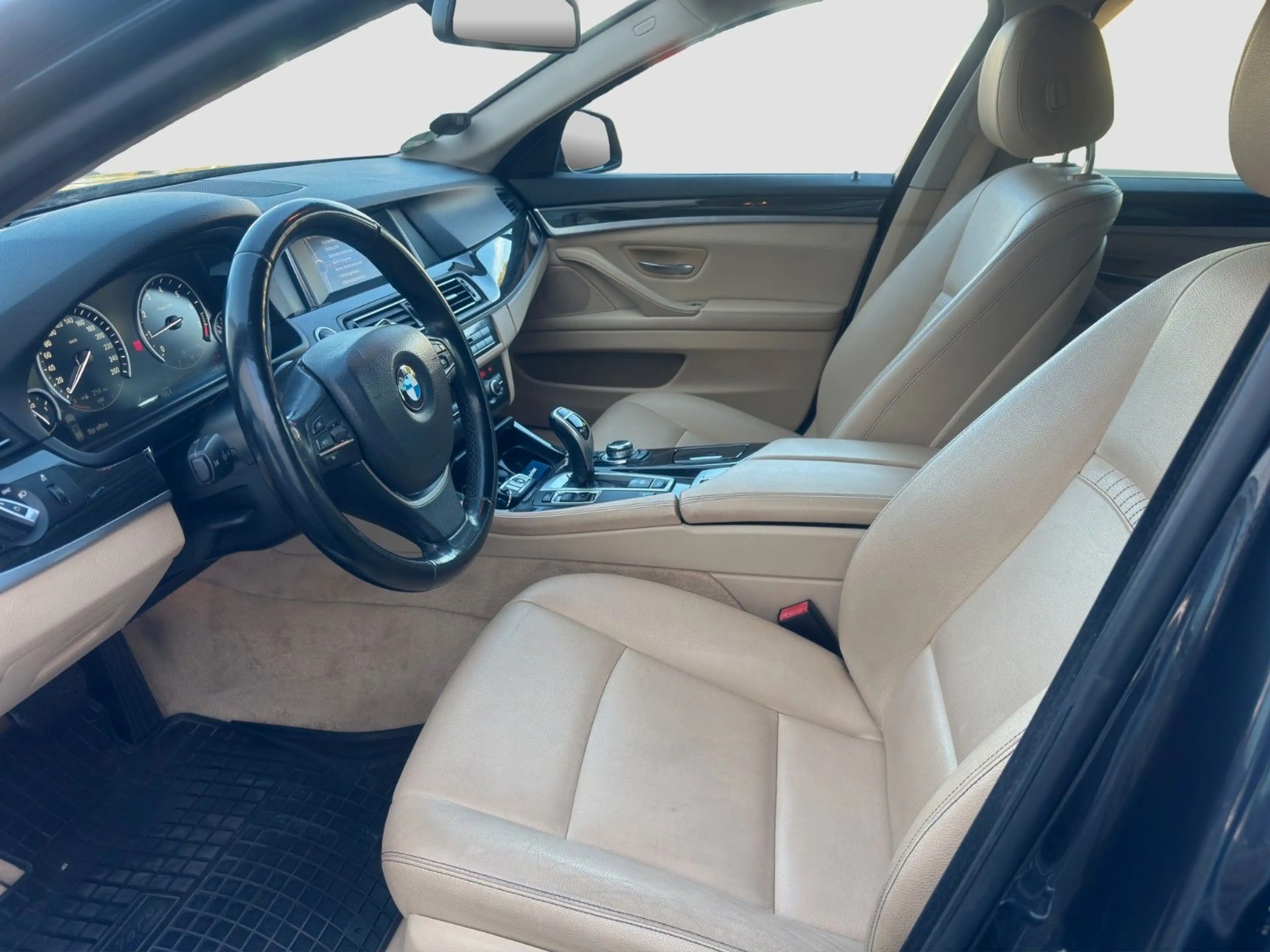 BMW 528 Touring Luxury Line*Facelift*Voll Ausstattung* — photo 10