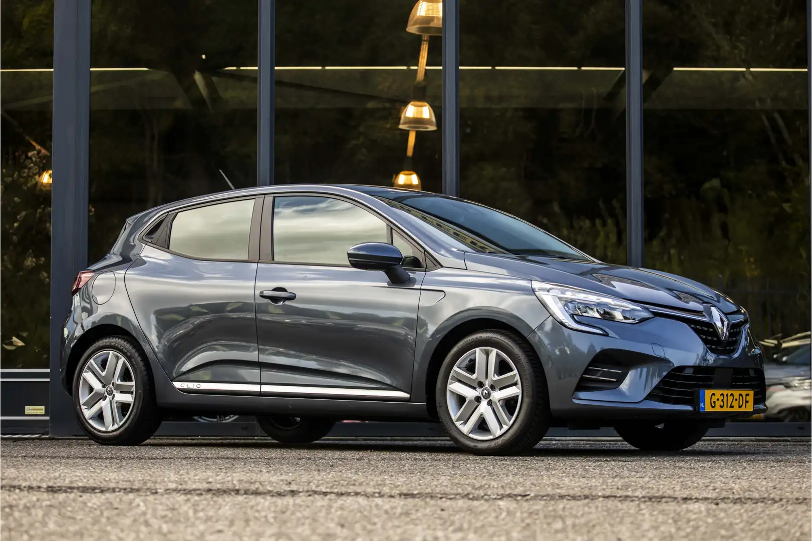 Renault Clio 1.0 TCe Zen Gris - 1