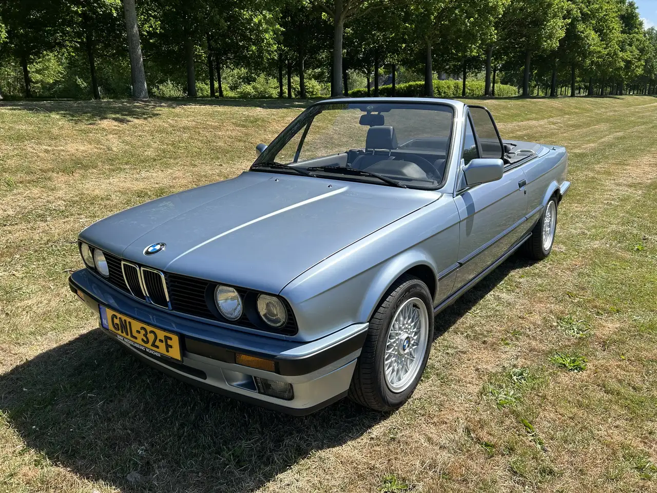 BMW 320i Cabrio, foto 2