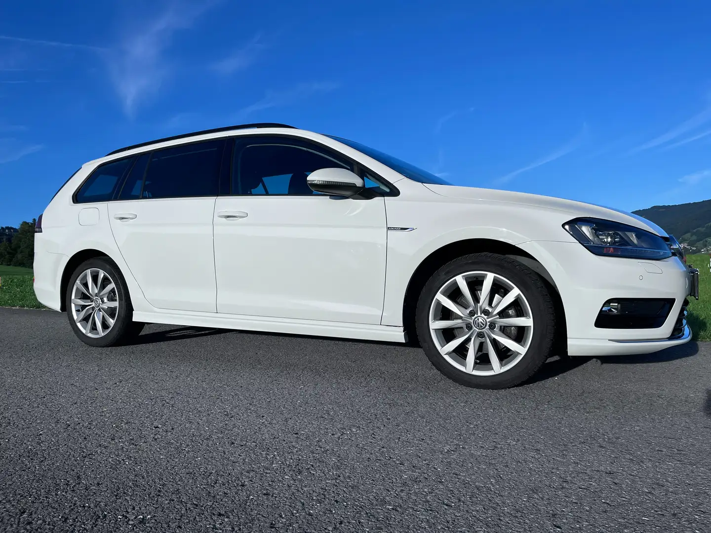 Volkswagen Golf Variant Golf Variant Lounge BMT 1,6 TDI 4Motion Lounge Weiß - 1