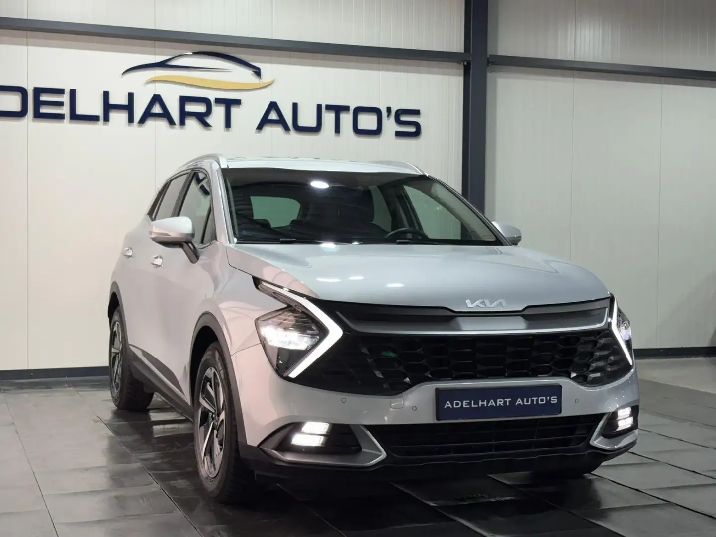Kia Sportage 1.6 T-GDi MHEV DynamicLine / Navigatie full map / Zilver - 2