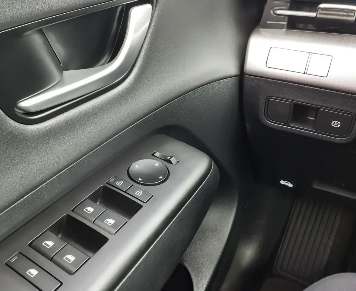Hyundai KONA снимка Hyundai KONA
