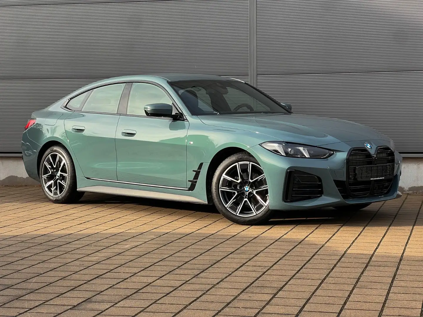 BMW 420 LCI*M Sport*HUD*360°*DrivAss* Grau - 2