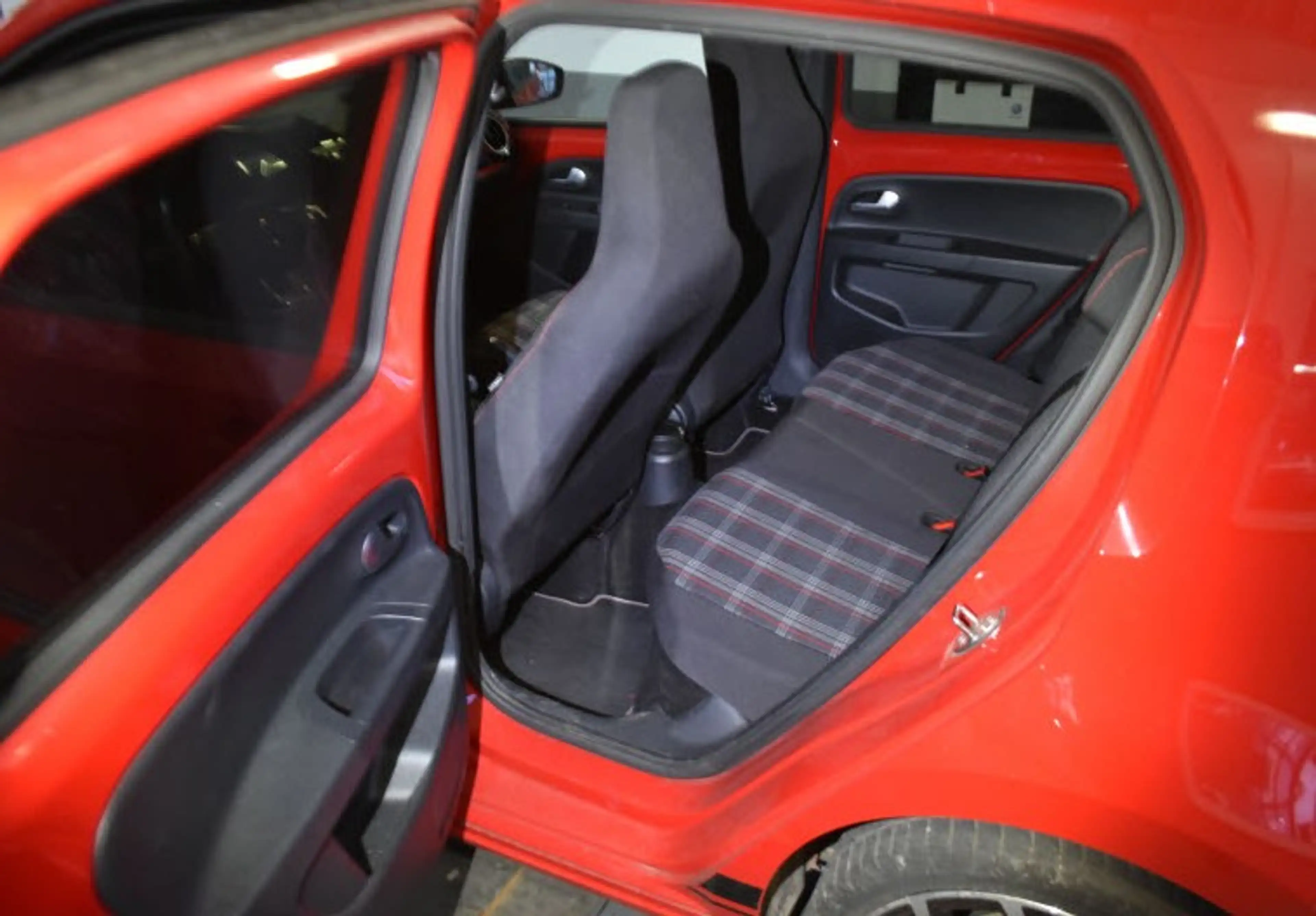 Volkswagen up! GTI 1.0 TSI PDC DAB+ SHZ GRA — photo 4