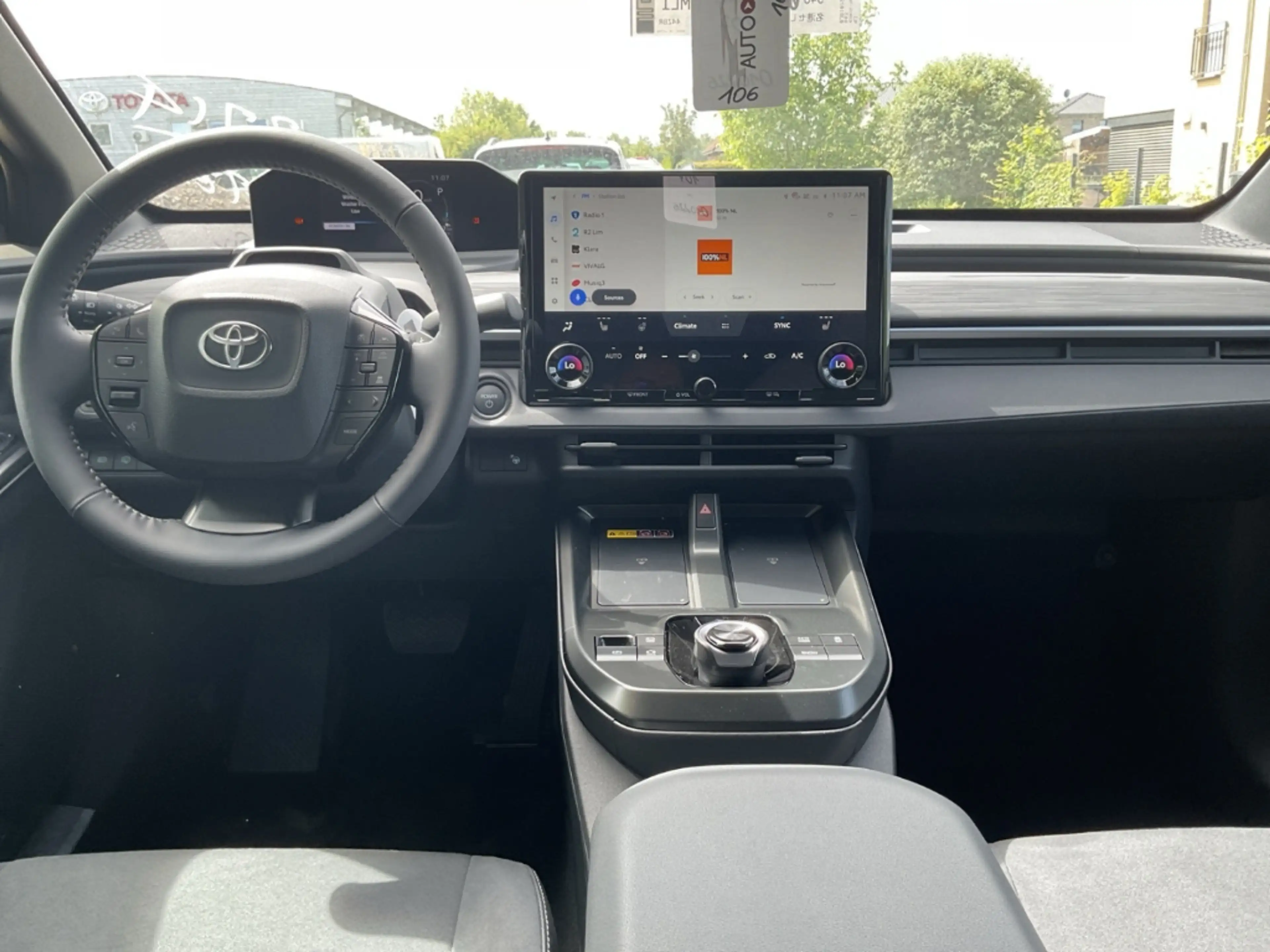 Toyota C-HR+ 252 kW AWD Lounge Navi 360 Kamera LED ACC El. Heck — photo 12