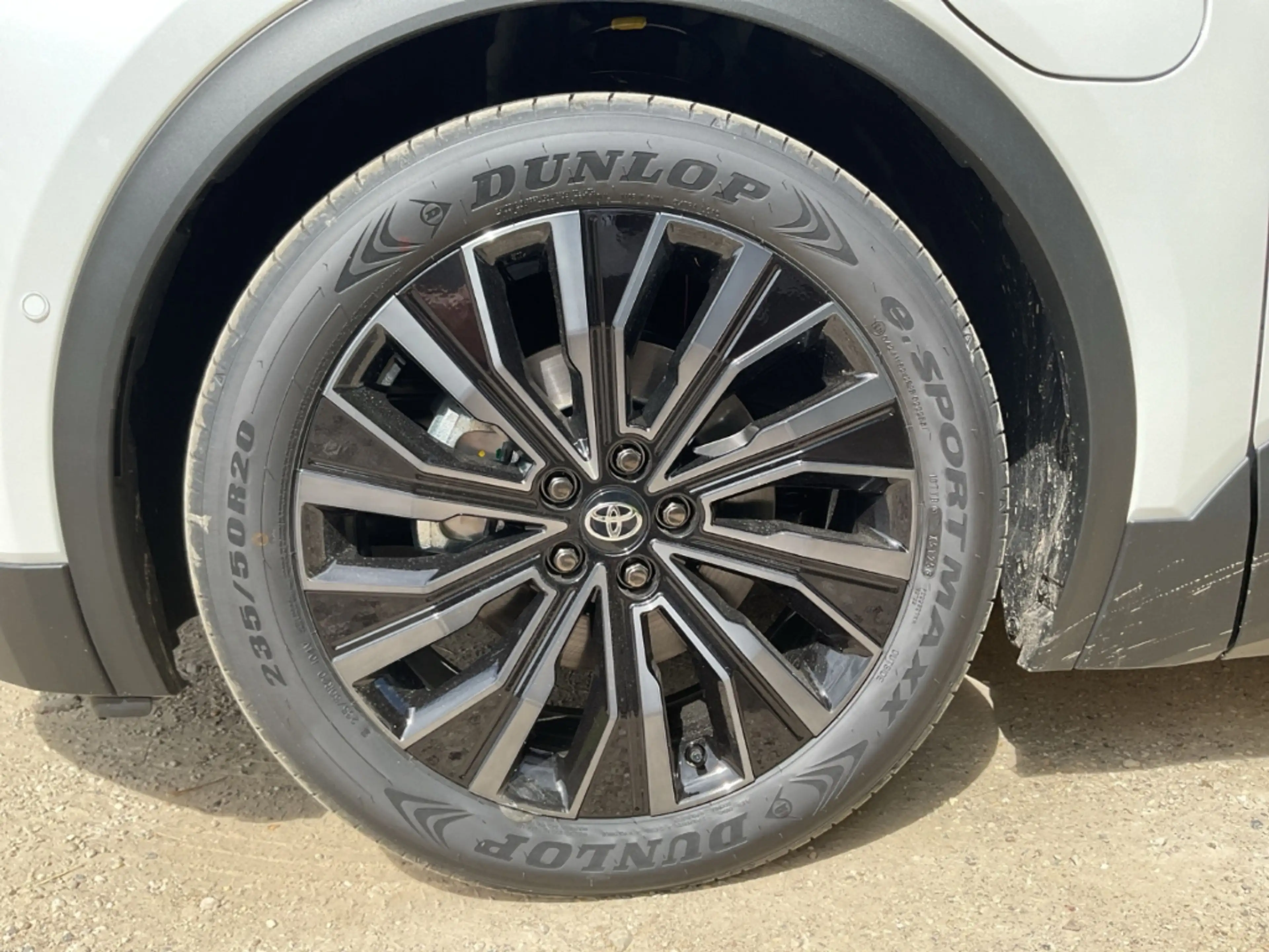 Toyota C-HR+ 252 kW AWD Lounge Navi 360 Kamera LED ACC El. Heck — photo 6
