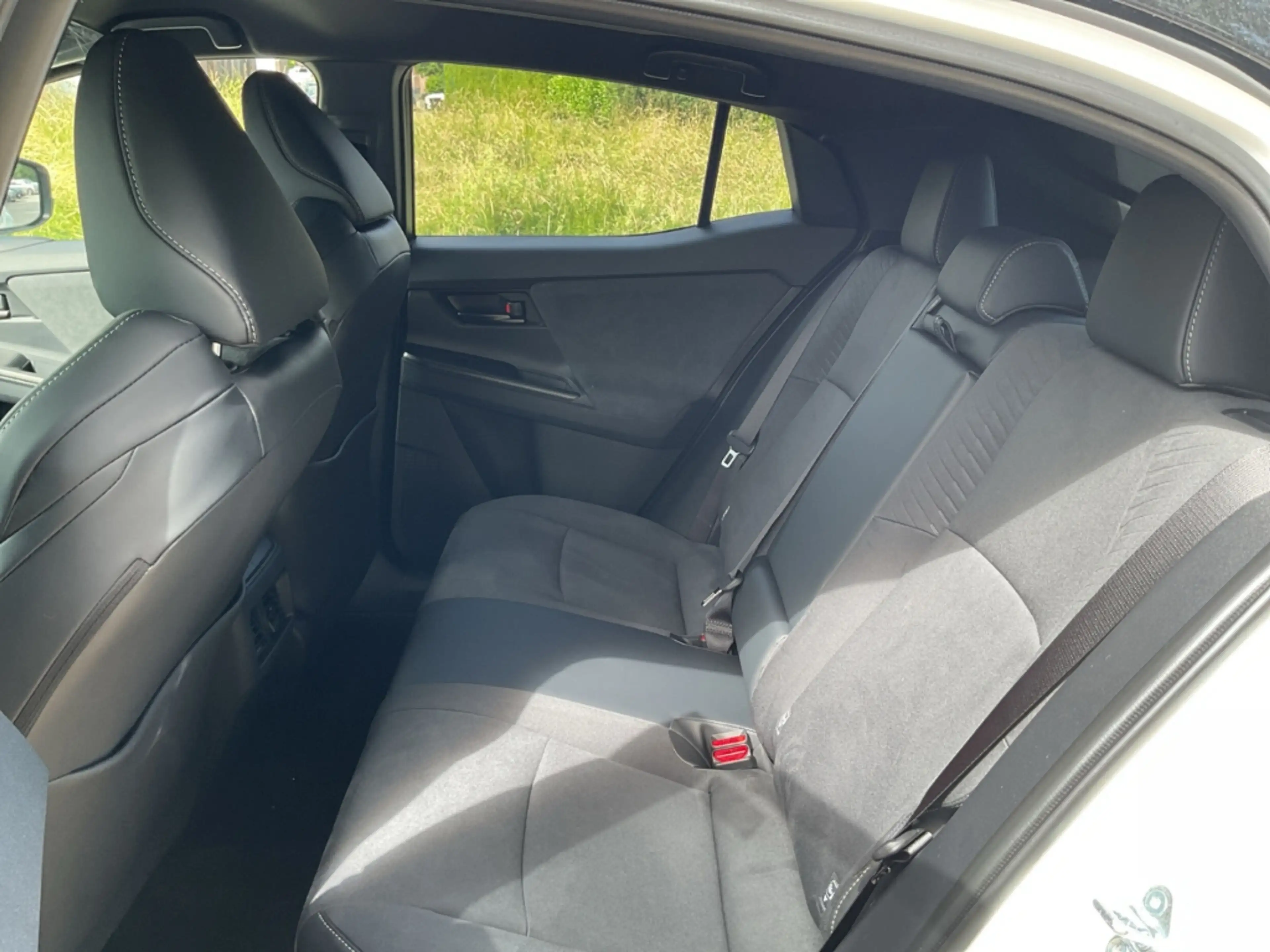 Toyota C-HR+ 252 kW AWD Lounge Navi 360 Kamera LED ACC El. Heck — photo 11