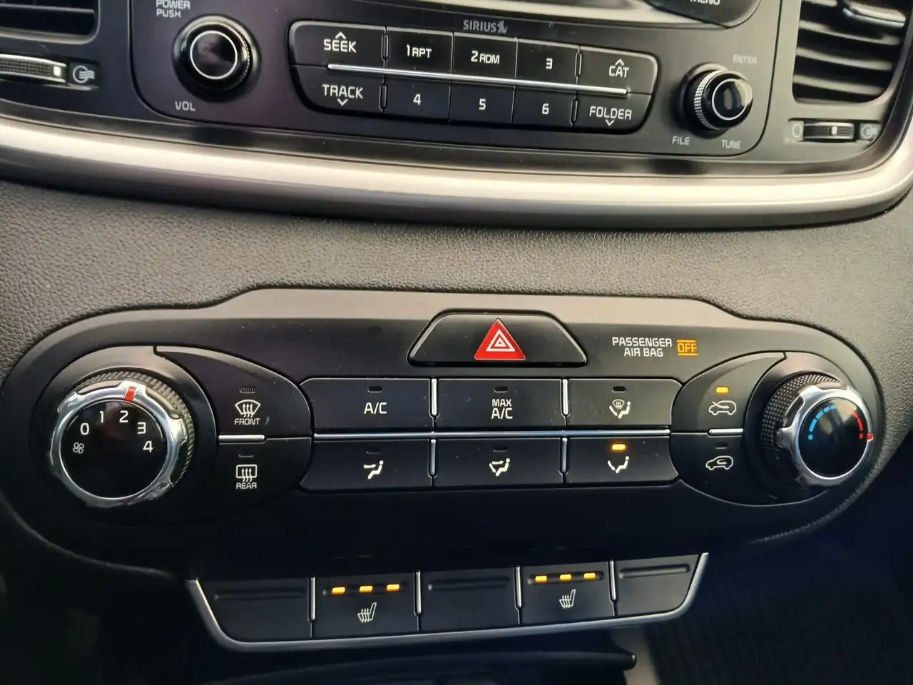 Kia Sorento photo Kia Sorento
