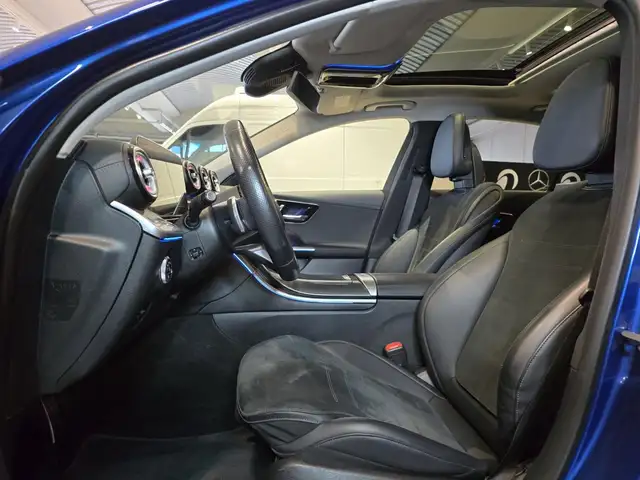 Mercedes-Benz C-Class view 14