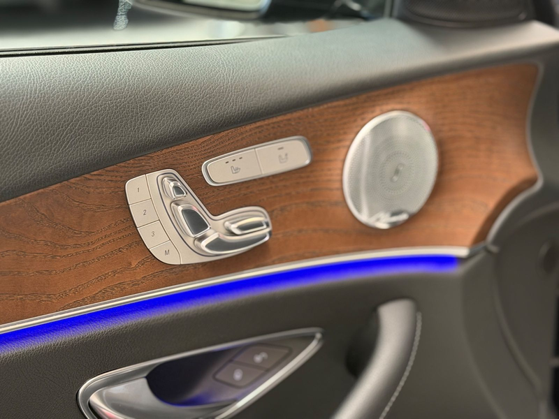 Mercedes-Benz E 400 T 4Matic PANO/LED/HUD/360/LUFT/KEY/BURM/18 — photo 14