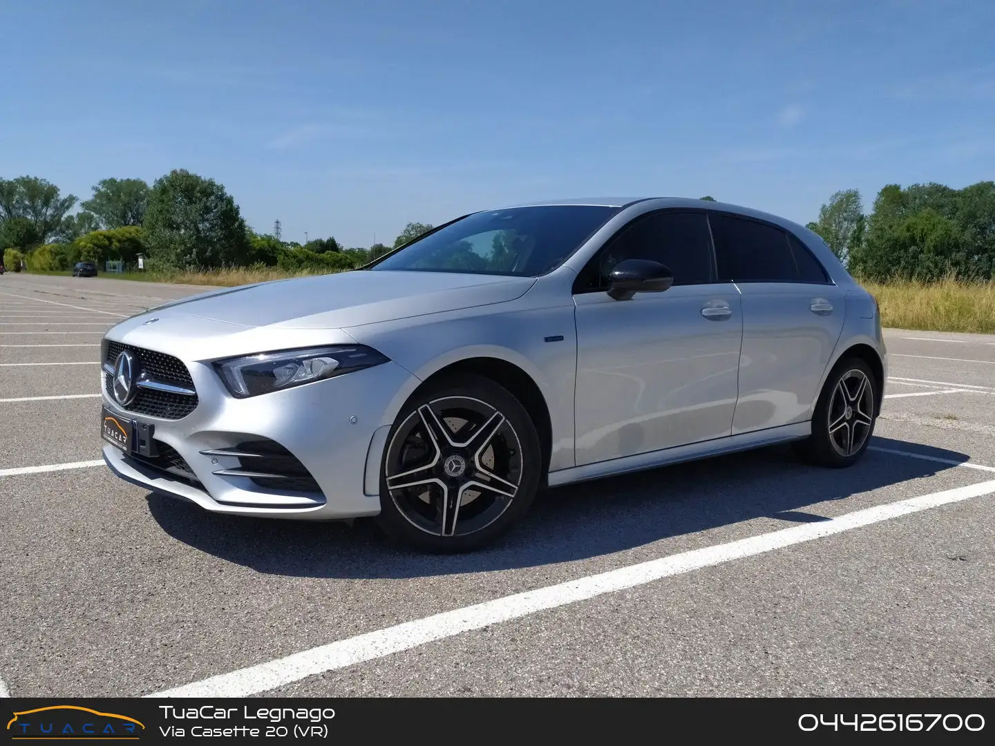 Mercedes-Benz EQA 250 Premium A 250 E PHEV Argintiu - 1