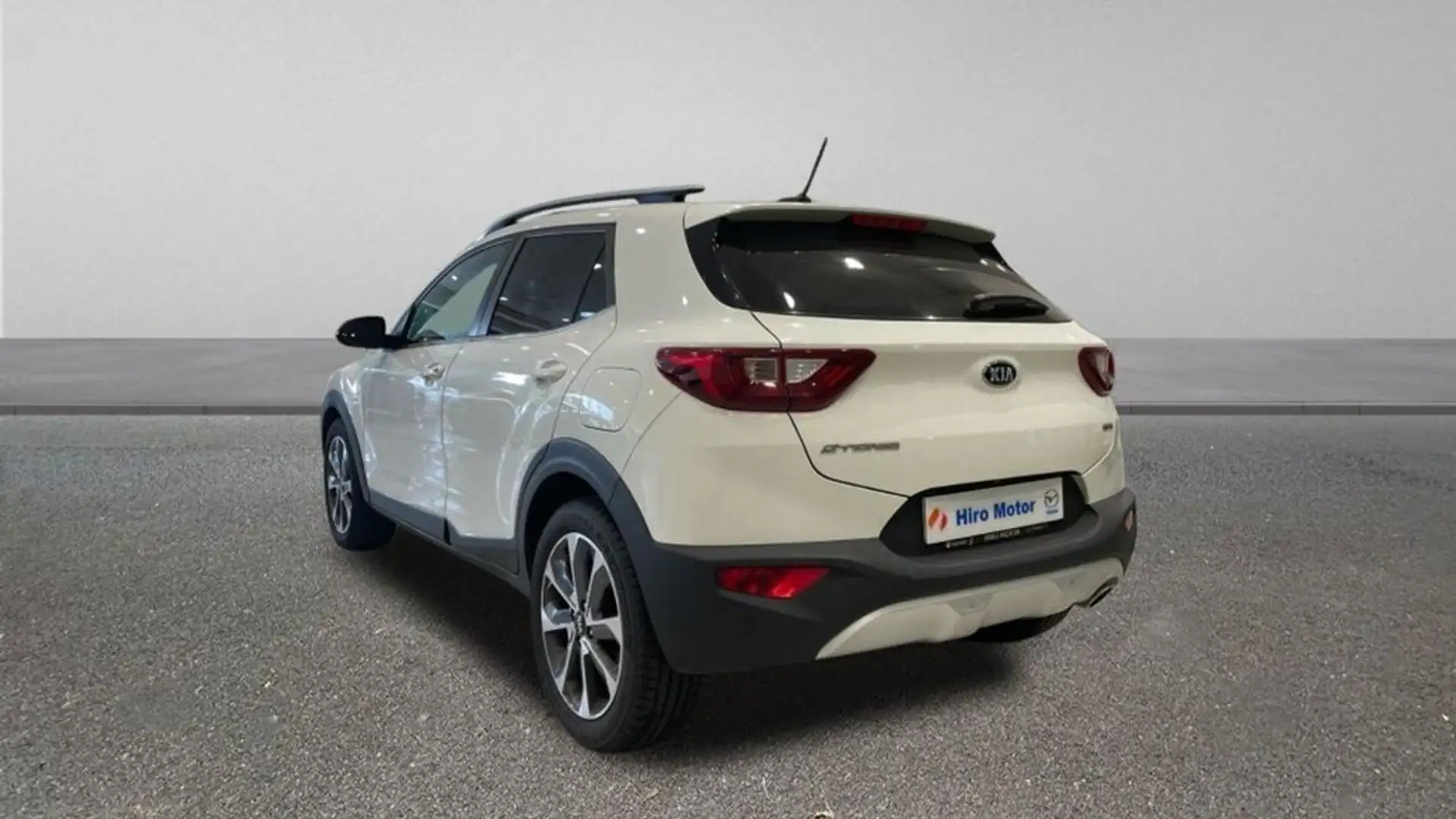Kia Stonic 1.6 CRDI DRIVE 110CV 5P Blanco - 2