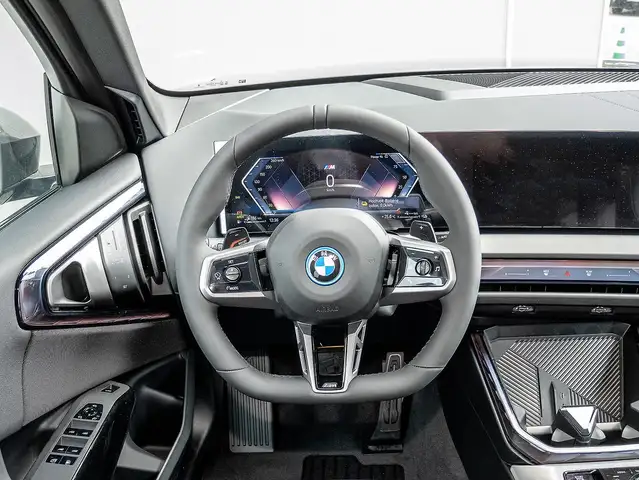 BMW X3 view 8