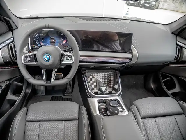 BMW X3 view 5