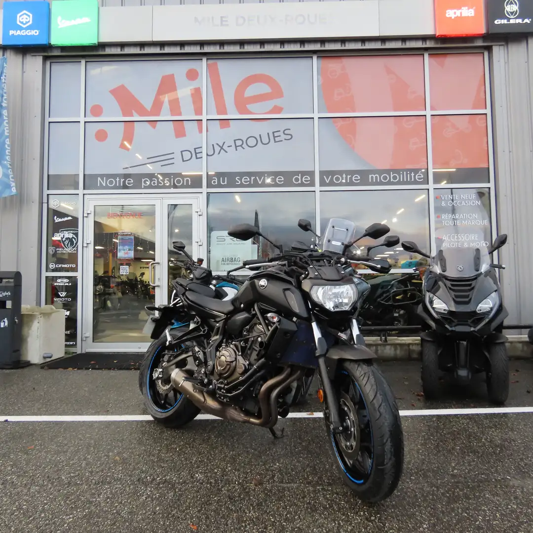 Yamaha MT-07 Schwarz - 1