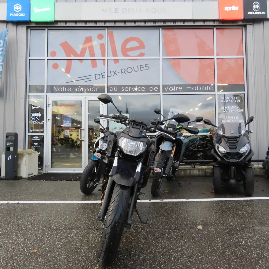 Yamaha MT-07 Schwarz - 2