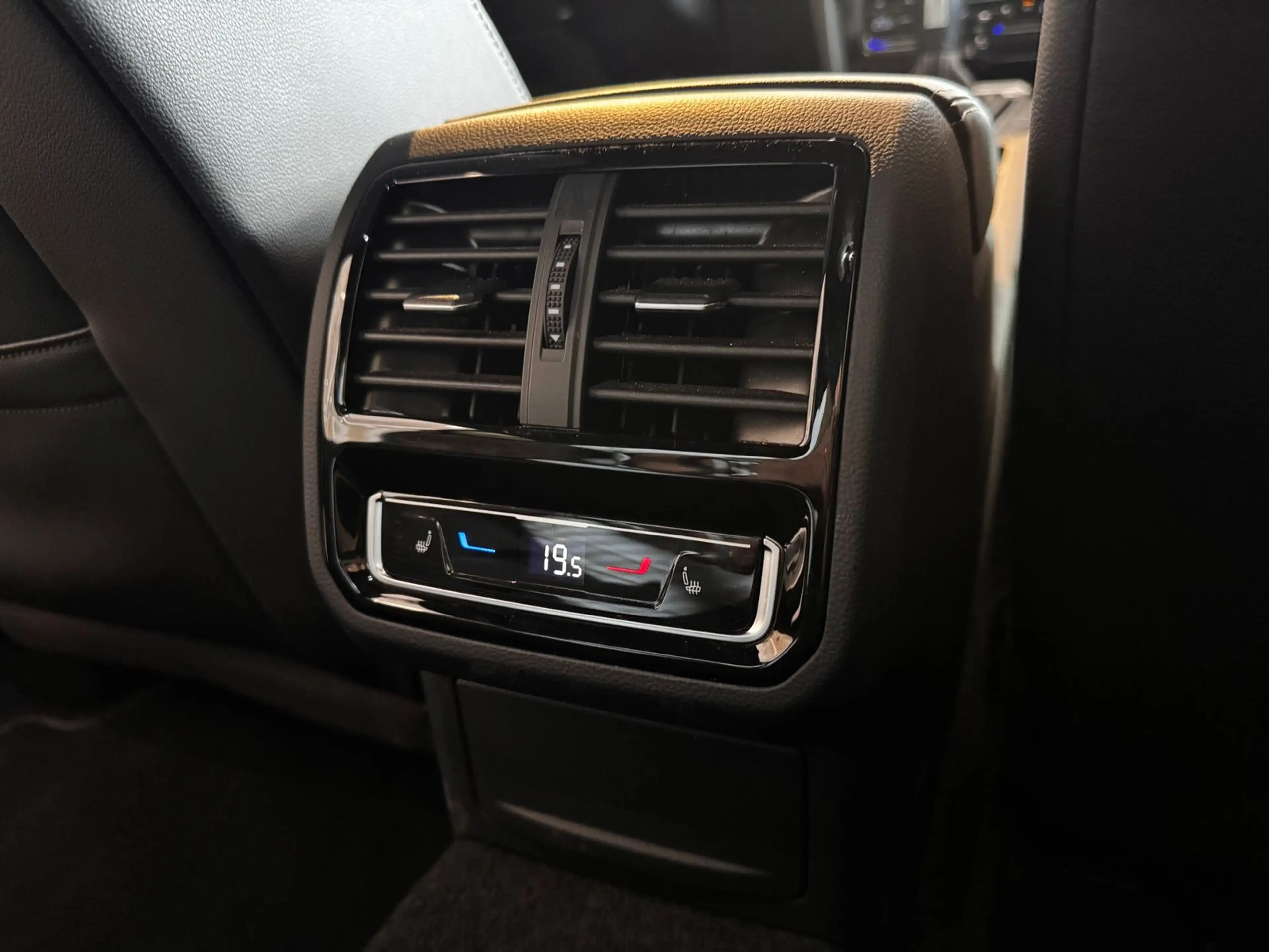 Volkswagen Arteon *R-Line*2.0 TSI *DSG*Navi*LED*RFK*3-Z. 2H — photo 12