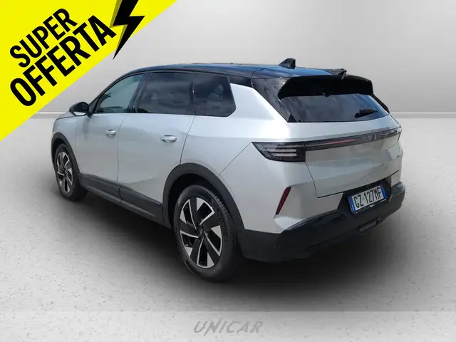 Opel Grandland view 3
