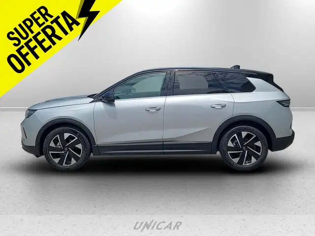 Opel Grandland view 2