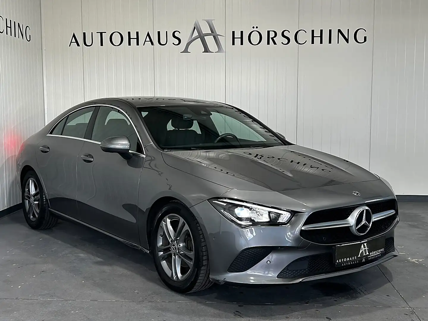 Mercedes-Benz CLA 180 //SITZHEIZUNG//RÜCKFAHRKAMERA// Schwarz - 1