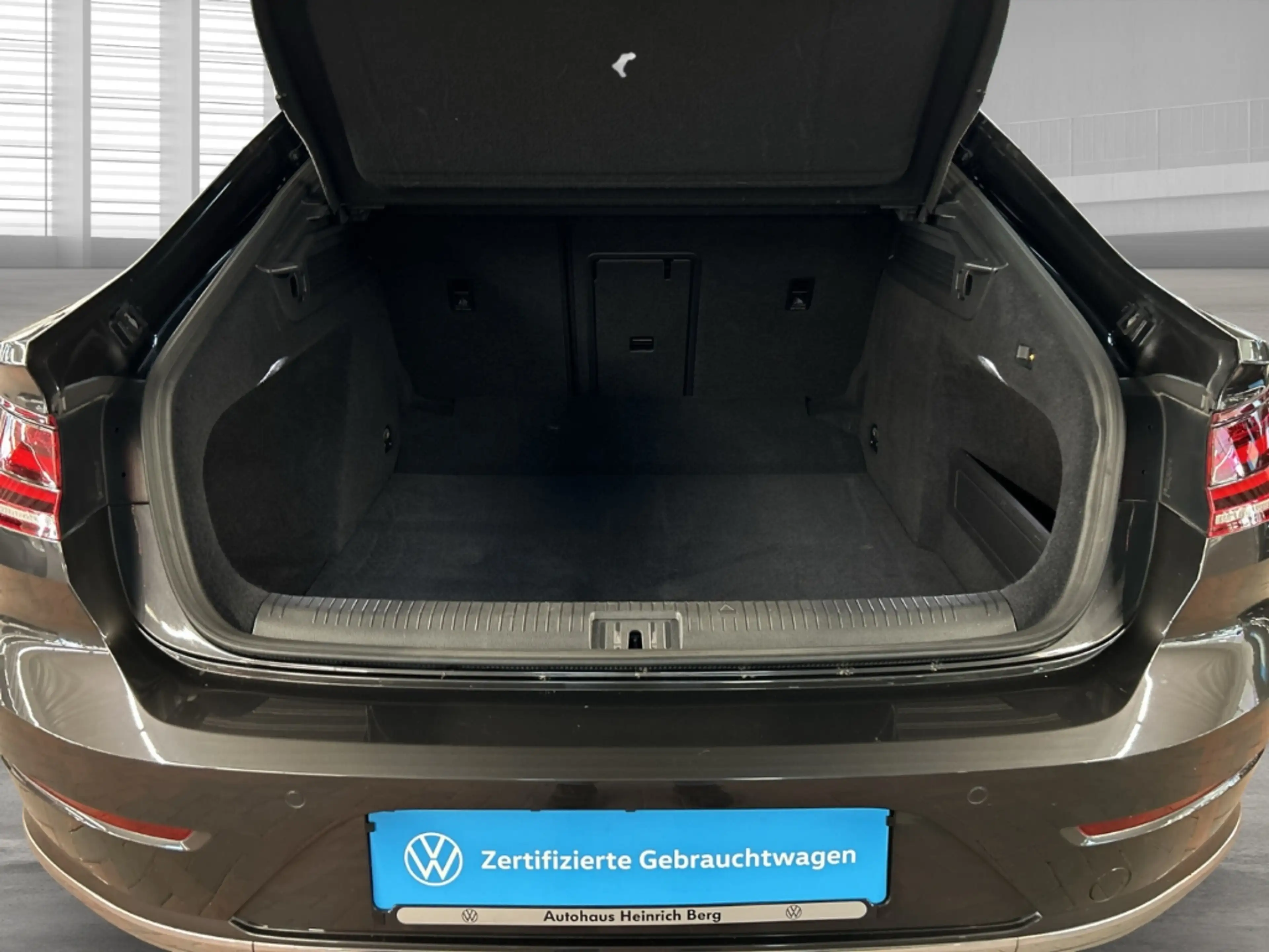 Volkswagen Arteon R-Line 2.0 TSI DSG R-Line AHK-klappbar Leder LED e — photo 11