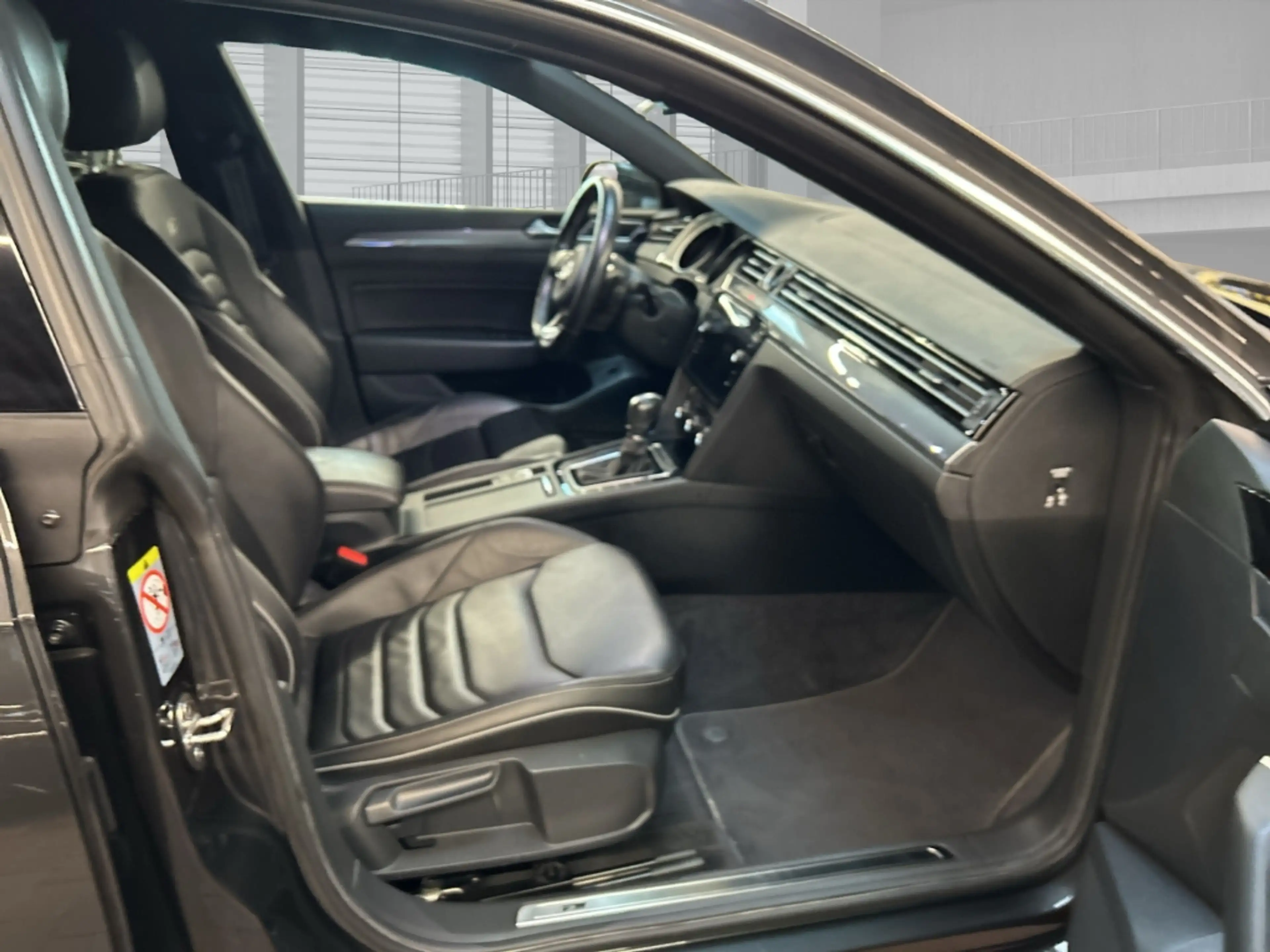 Volkswagen Arteon R-Line 2.0 TSI DSG R-Line AHK-klappbar Leder LED e — photo 5