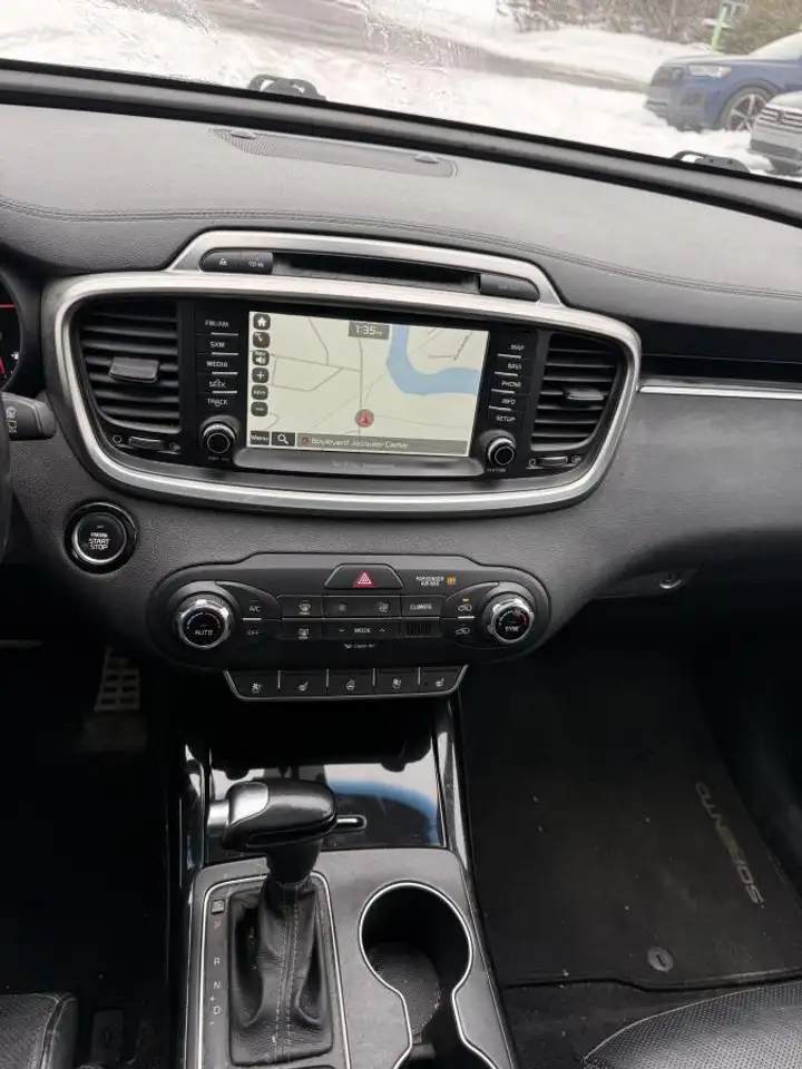Kia Sorento снимка Kia Sorento