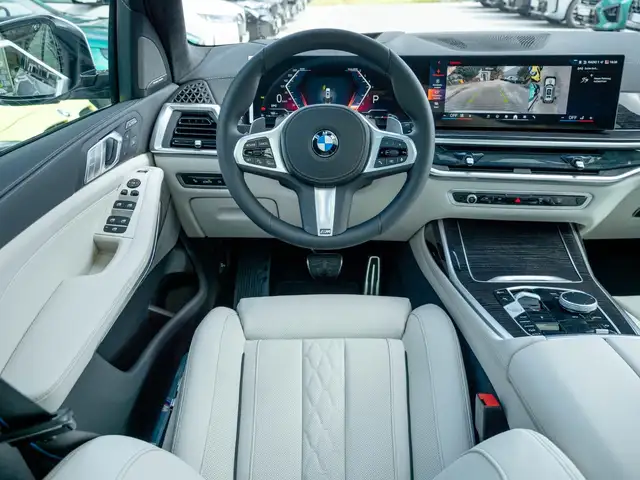 BMW X7 view 13