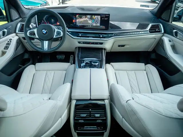 BMW X7 view 14