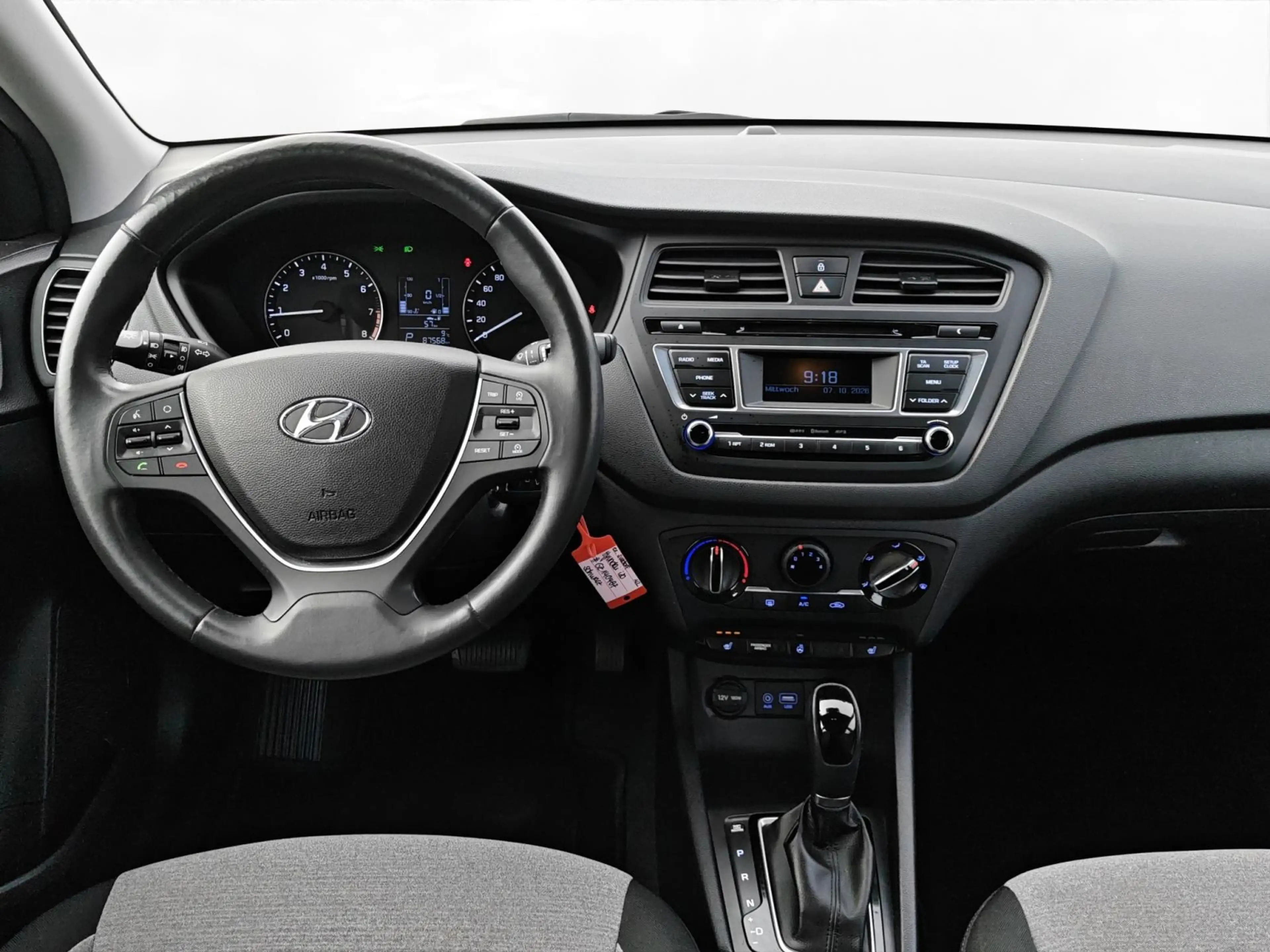 Hyundai i20 1.4l Trend Automatik Einparkhilfe Sitzheizun — photo 8