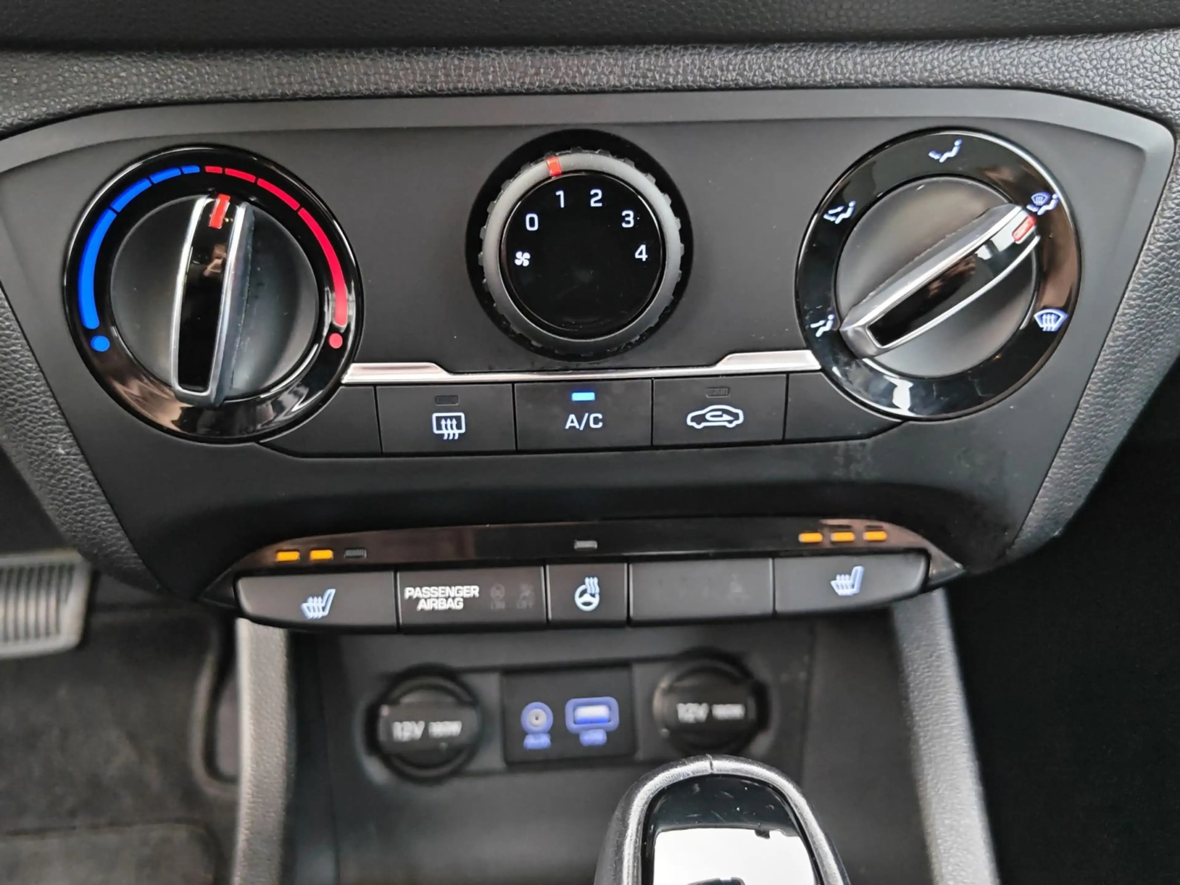 Hyundai i20 1.4l Trend Automatik Einparkhilfe Sitzheizun — photo 15